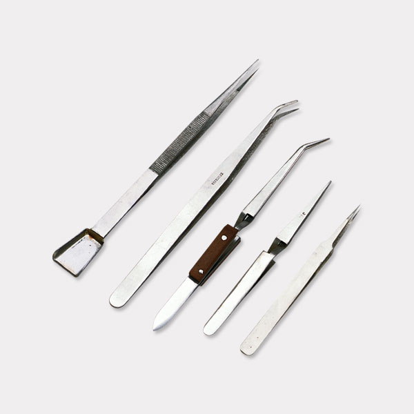 Tweezers